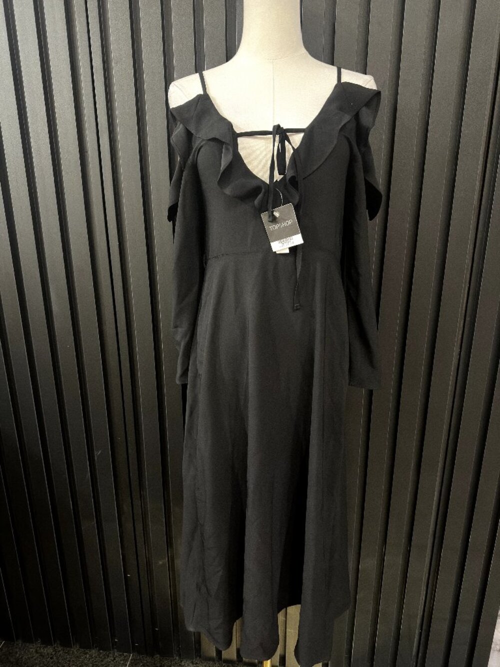 Topshop Black Cold Shoulder Ruffle V-Neck Backless Midi Dress